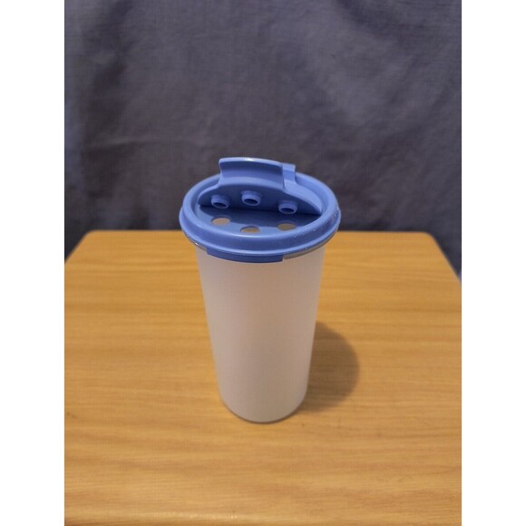 VINTAGE ~ Tupperware Royal blue Shaker & Pour  Lid #1913-7/container #1641-29 - Picture 7 of 7